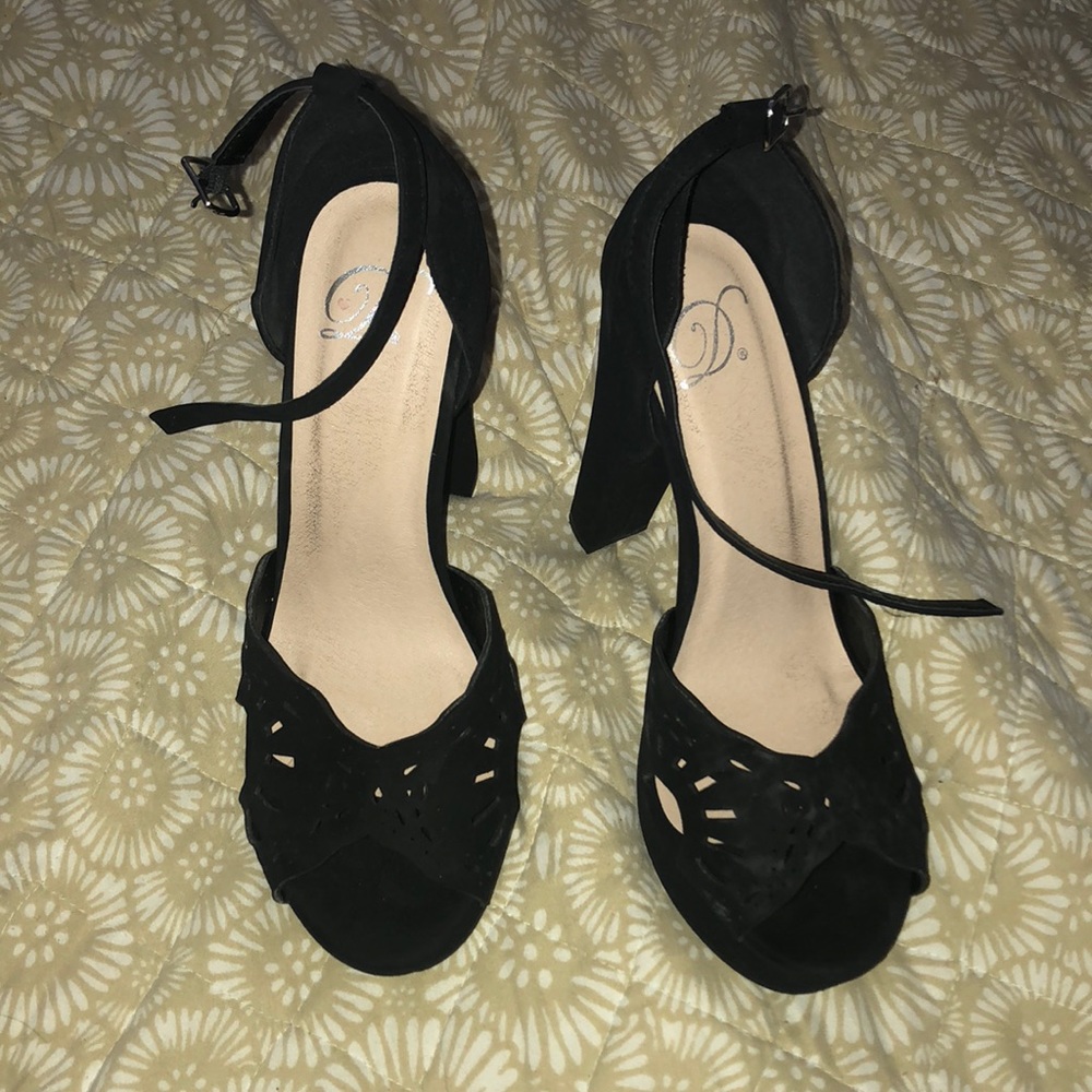 Black heels 👠